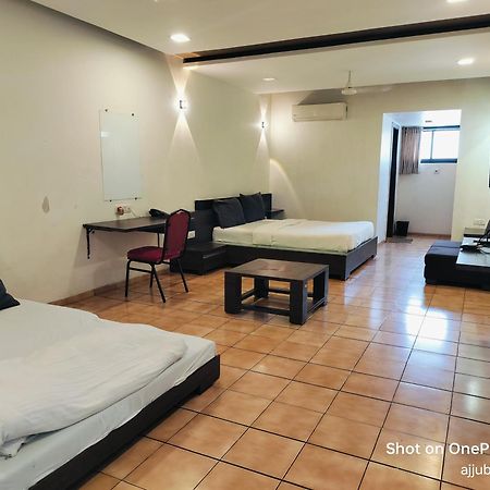 Hotel Sun N Step Club Ahmedabad Eksteriør bilde