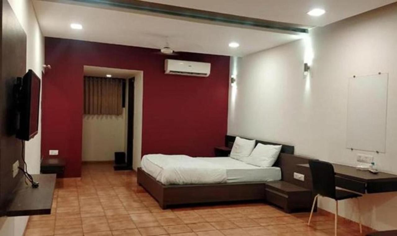 Hotel Sun N Step Club Ahmedabad Eksteriør bilde