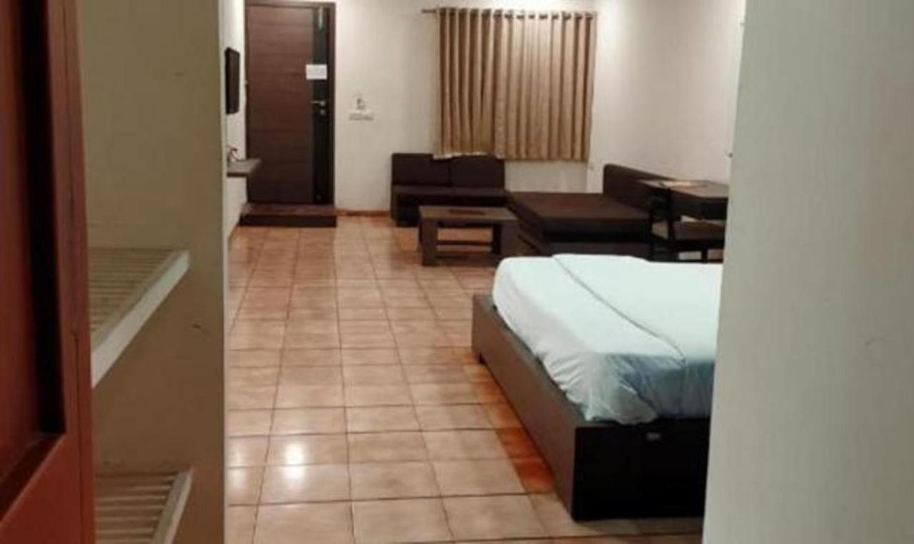Hotel Sun N Step Club Ahmedabad Eksteriør bilde