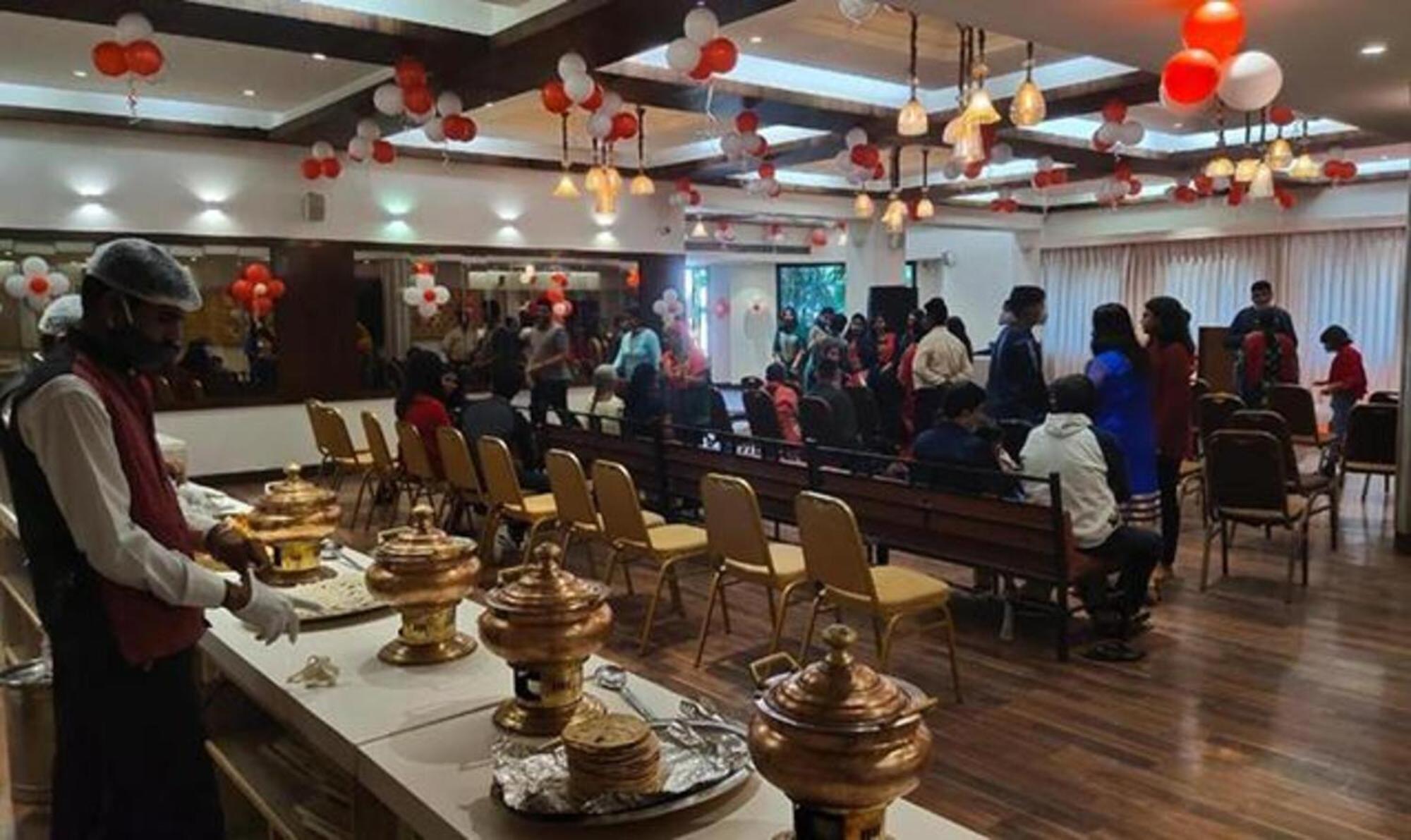 Hotel Sun N Step Club Ahmedabad Eksteriør bilde