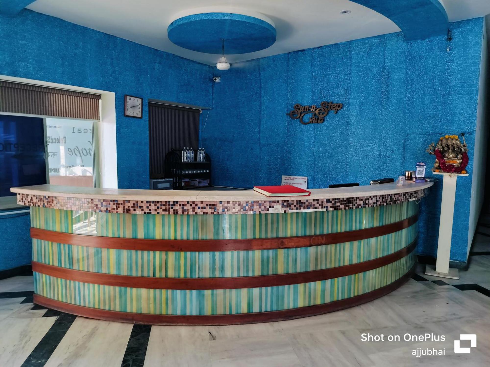 Hotel Sun N Step Club Ahmedabad Eksteriør bilde